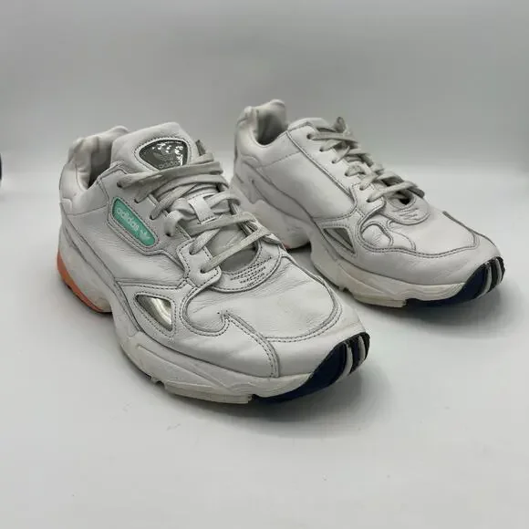 Adidas sneakers size 8 - Picture 1 of 6